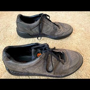 Y-3 men’s walking shoe